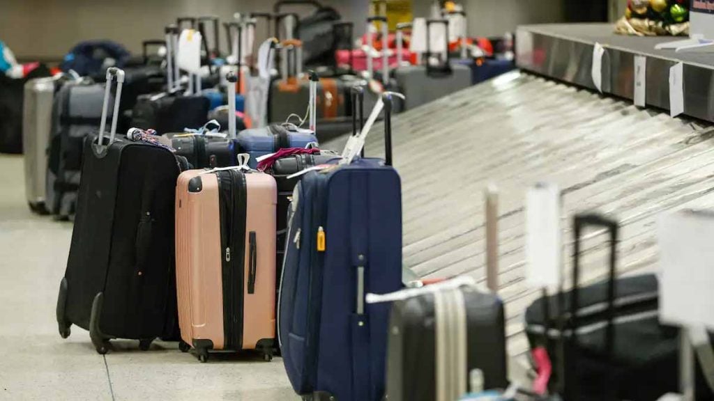 couleurs de valises à l’aéroport