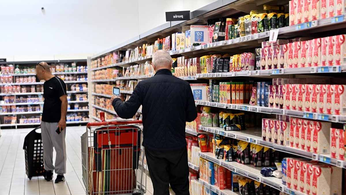 Il paie 12 centimes de courses au lieu de 948 euros : découvrez le stratagème mis au point par la caissière d’un supermarché