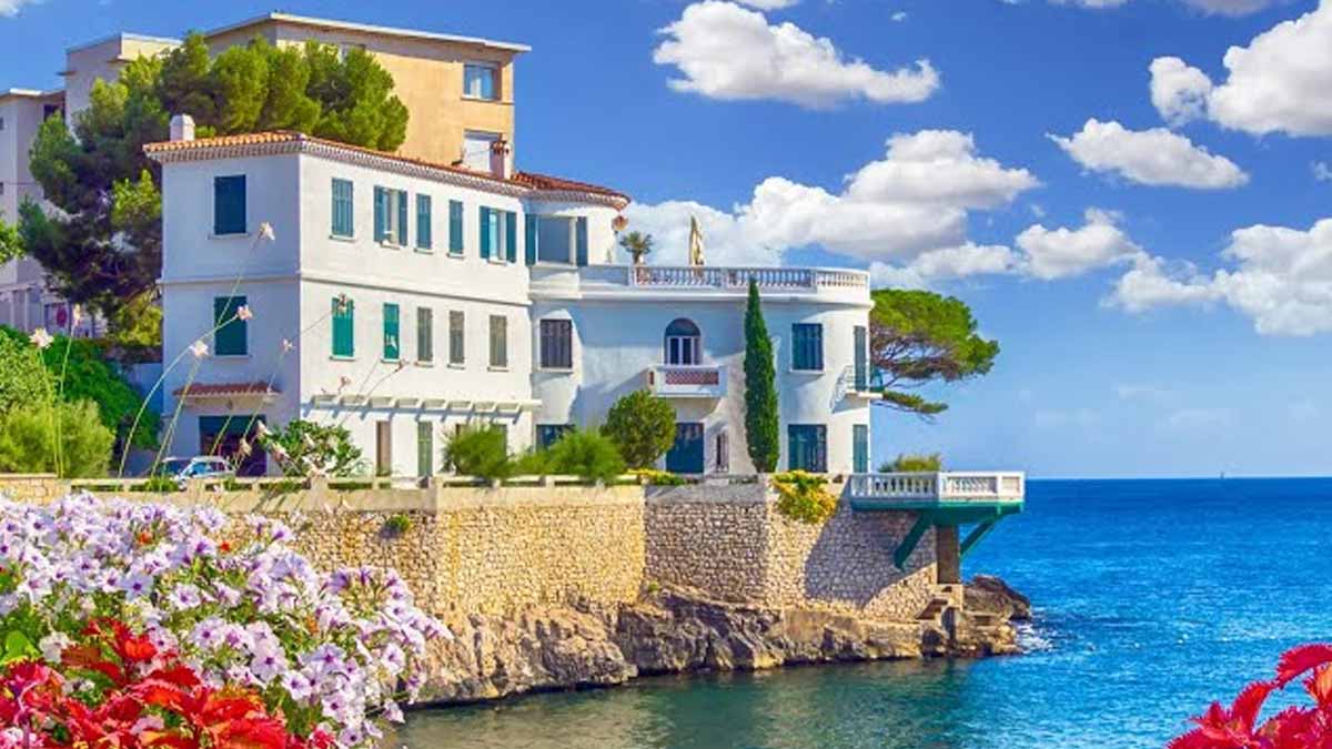 Ils réservent une villa à 5 880 euros pour passer les vacances : le propriétaire révèle qu’elle est squattée juste avant leur arrivée