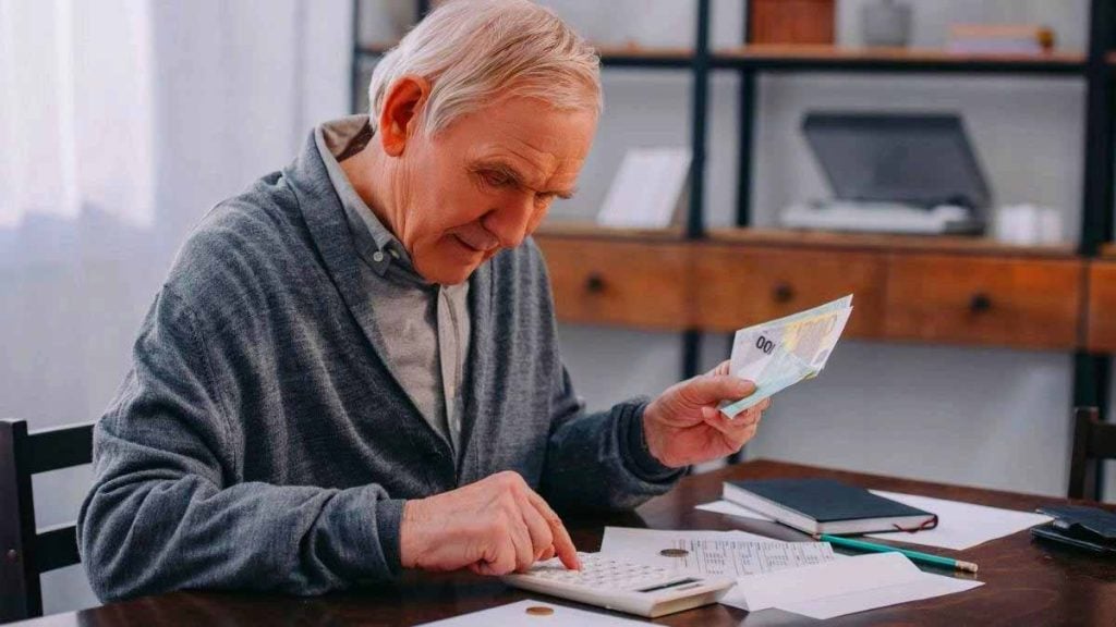 « J’ai touché le RSA toute ma vie sans jamais travailler, découvrez le montant de ma retraite en 2025 »