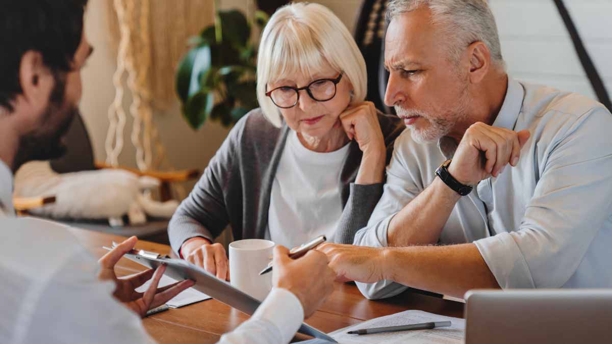 Je suis notaire, voici l’âge parfait pour transférer son bien immobilier à ses enfants et éviter les frais de succession