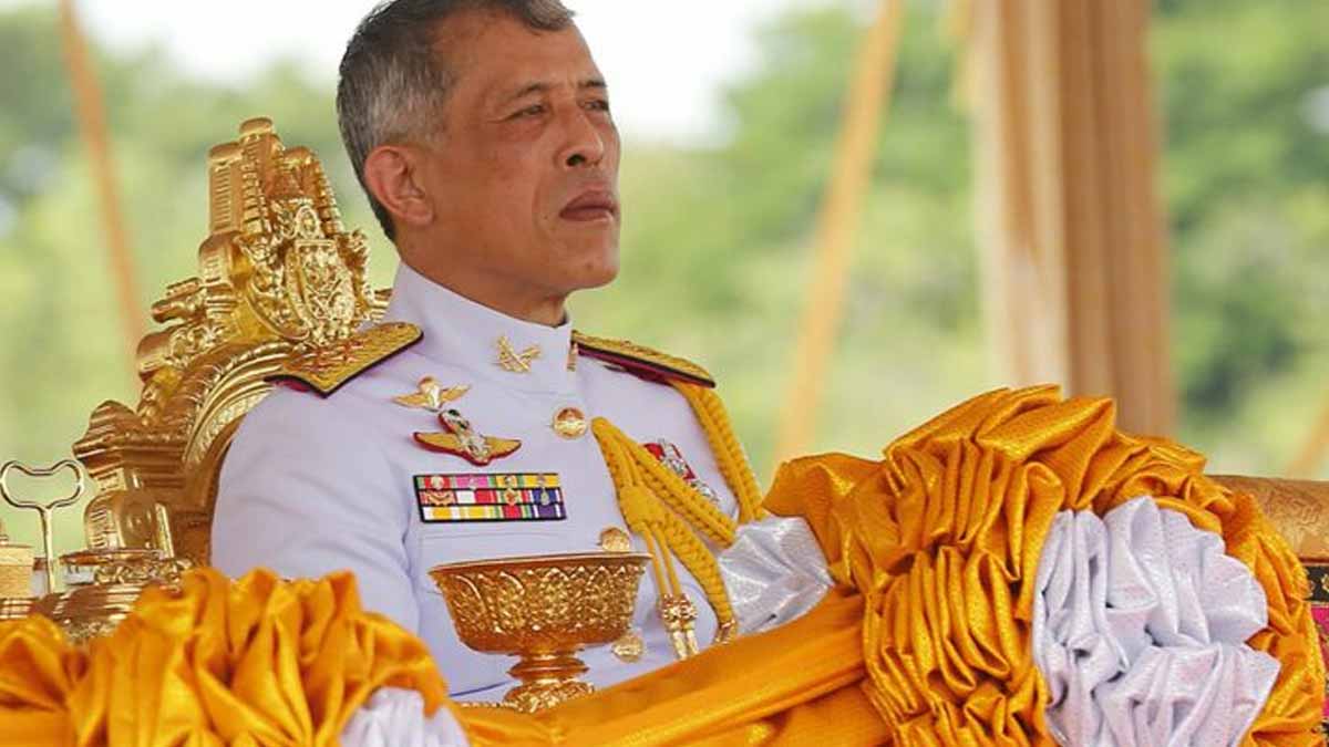 Il détient 17 000 maisons, 38 jets privés et 300 voitures… Qui est secrètement le roi le plus riche du monde