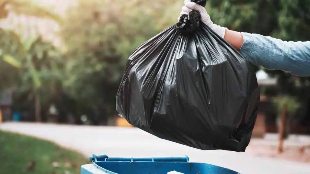 La nouvelle est tombée  découvrez le nouvel impôt qui va remplacer la taxe des ordures ménagères à partir de 2026