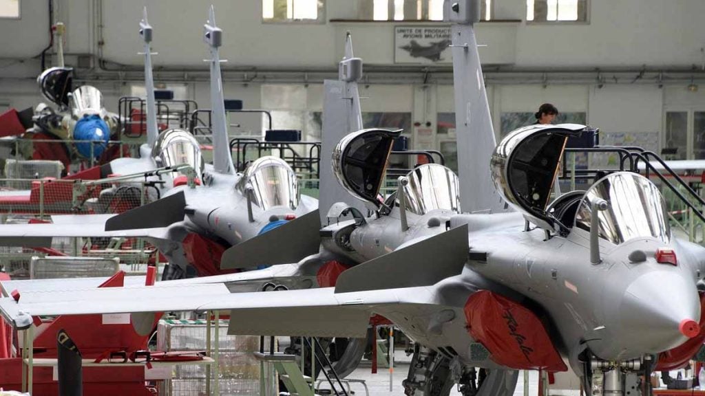 « “Produire 5 Rafale par mois, c’est irréaliste”  l’usine géante de Dassault à Cergy dévoile ses secrets et ses failles de recrutement »